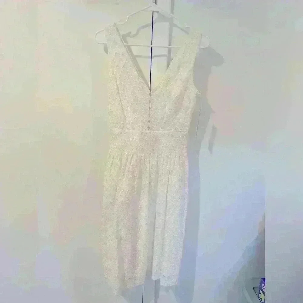 NWT Gianni Bini white eyelet mini dress, Size 4 - Picture 2 of 6